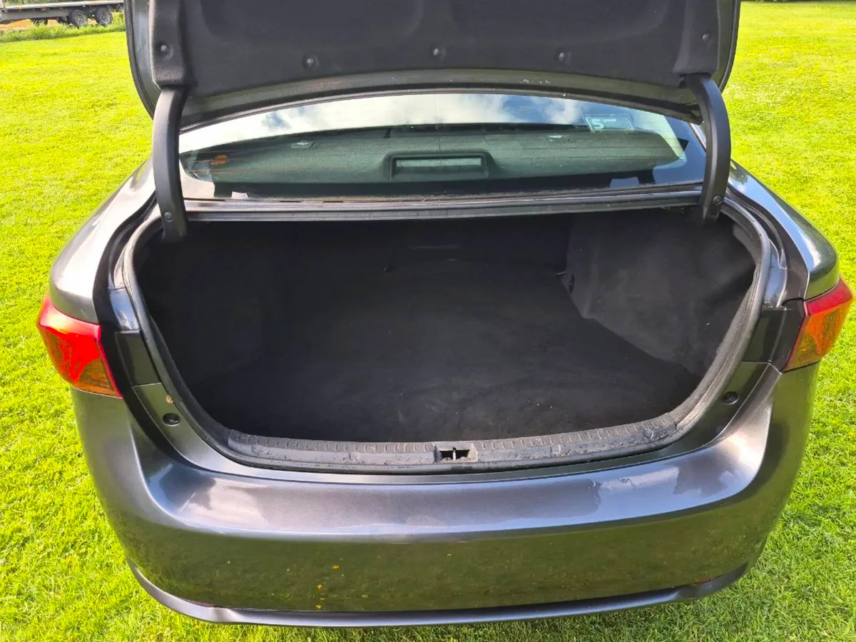 Toyota Avensis - Image 3