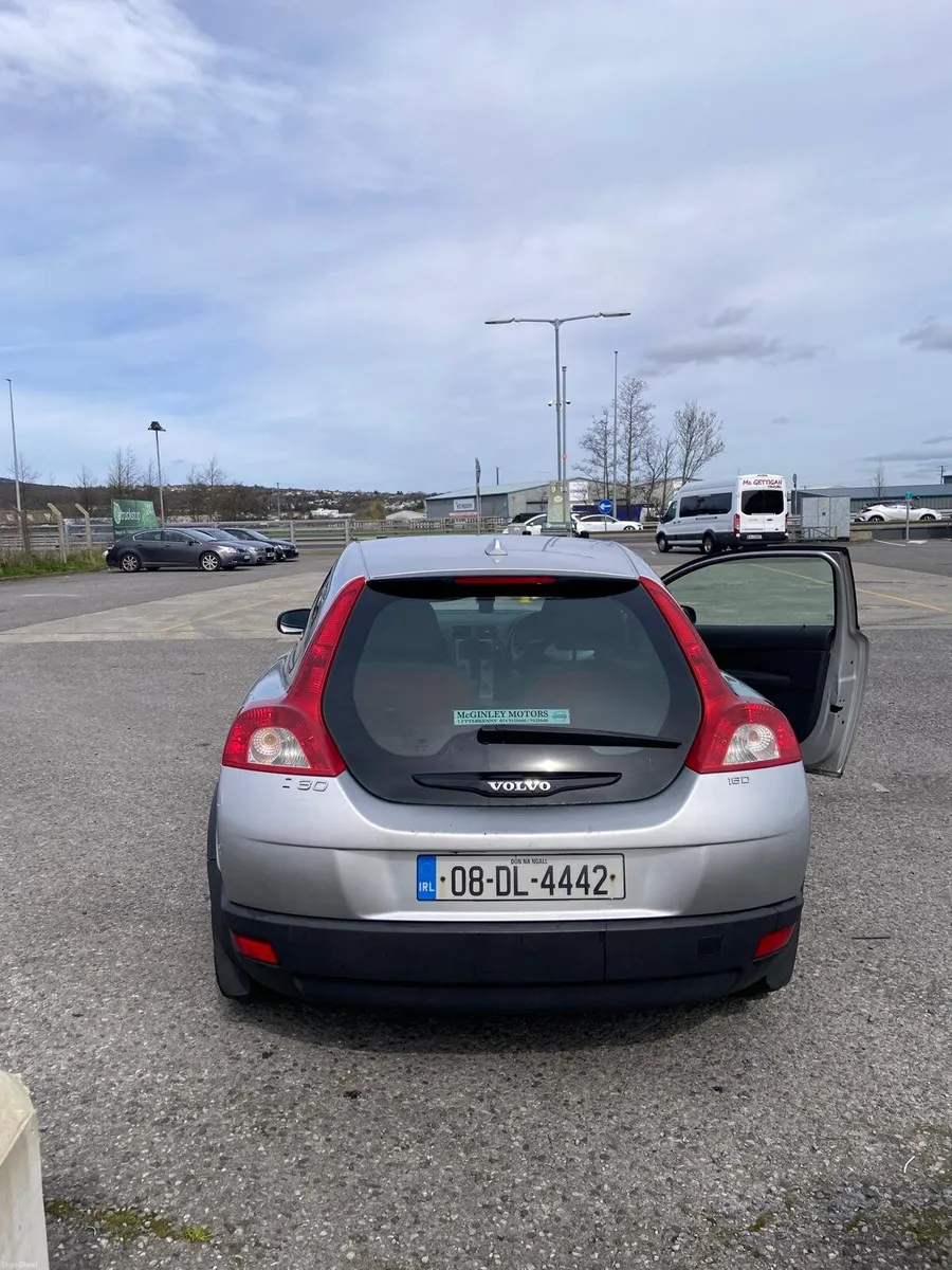 Car - Image 4