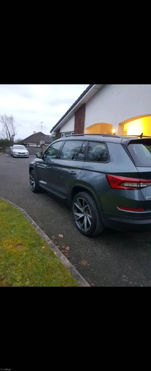 Skoda Kodiaq 191 DSG Pan Roof 7 seater - Image 3