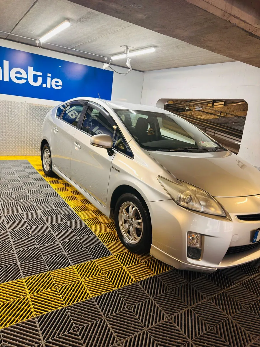 Toyota Prius - Image 1