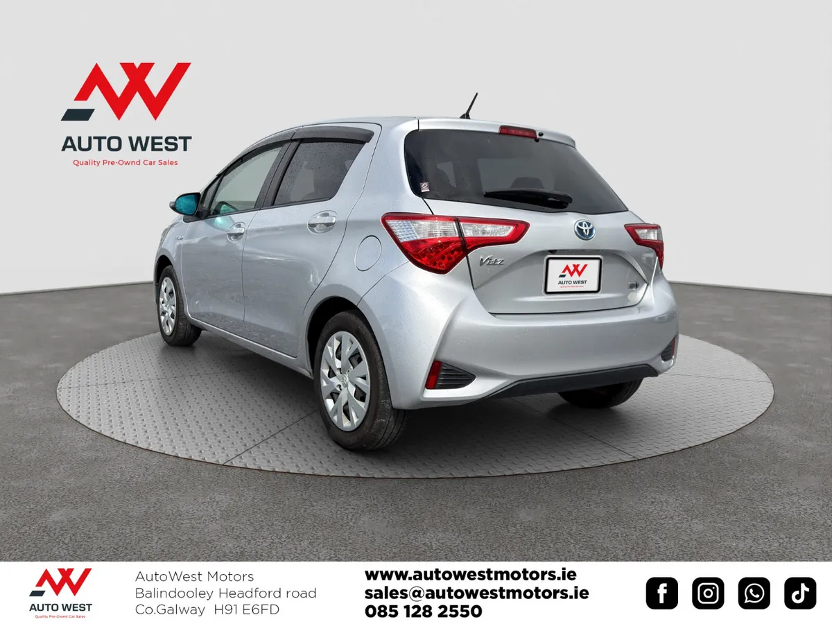 2017 Toyota Vitz Automatic Self Charging Hybrid - Image 5
