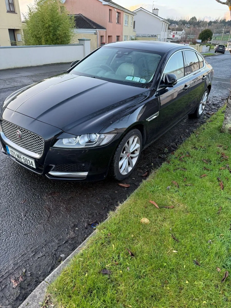 Jaguar XF 2.0 - Image 1