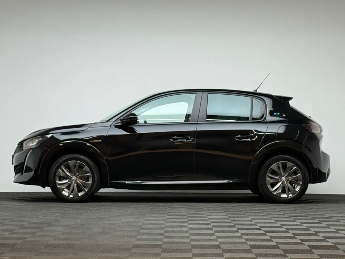 Peugeot 208 208 EACTIVE 136HP 50 KWH - Image 4