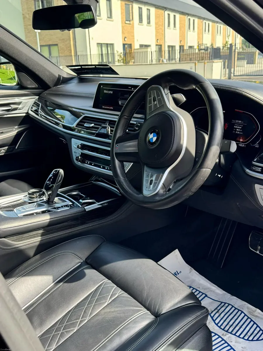 BMW 7-Series 2020 - Image 2