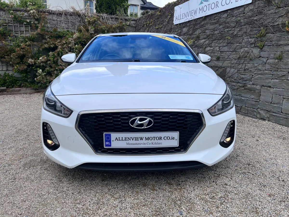 2017 Hyundai i30 New Model Service Stamps Finance - Image 3