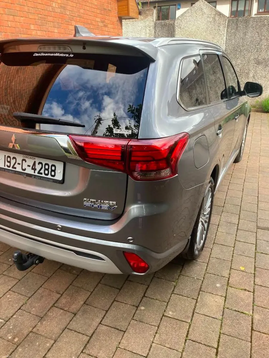 Mitsubishi Outlander 2019 INSTYLE - Image 3