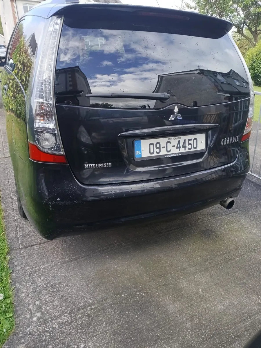 Mitsubishi Grandis 2009 - Image 4