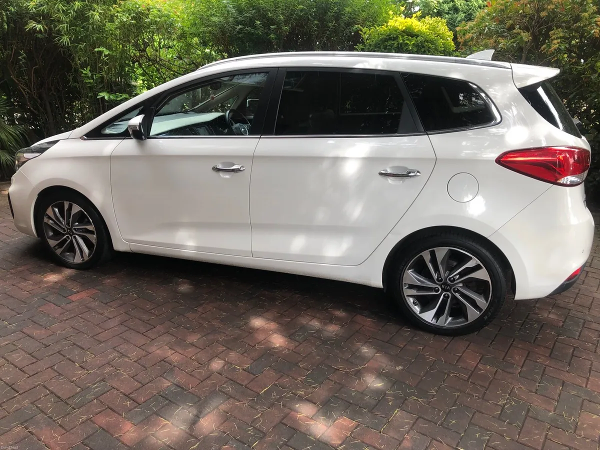 KIA Carens GSE 1.7 7seater - Image 2