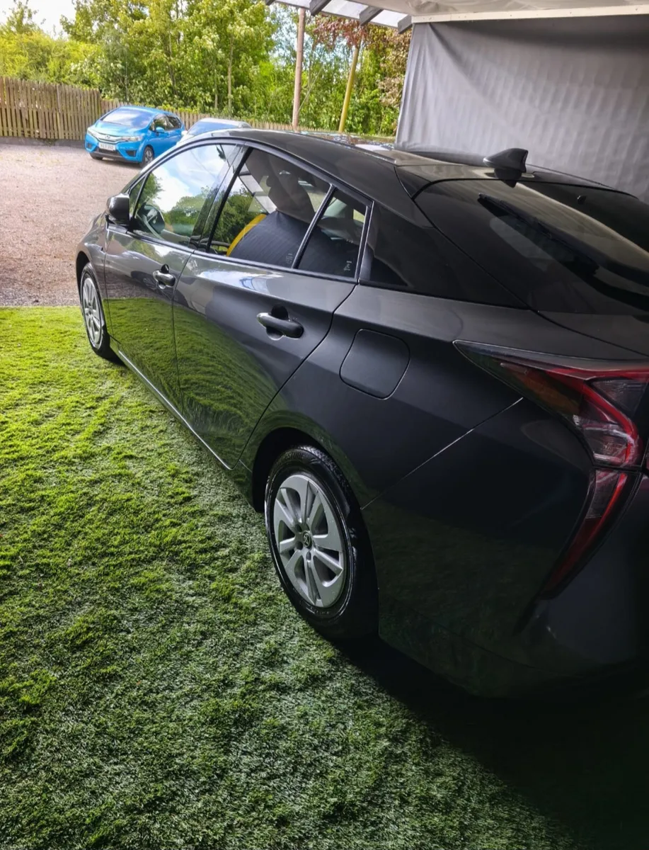 2018 TOYOTA PRIUS HYBRID - Image 4