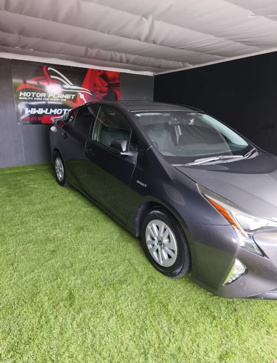 2018 TOYOTA PRIUS HYBRID - Image 2