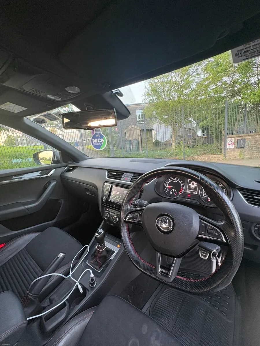 Car - Image 3