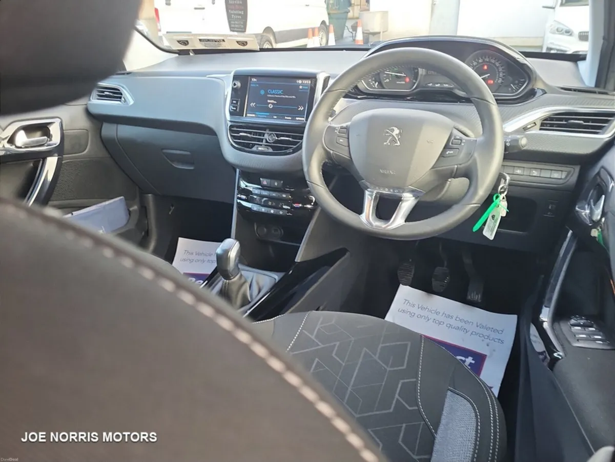 Peugeot 2008 ACTIVE 1.5 HDI 5SPEED 100 6. 6.2 4DR - Image 6