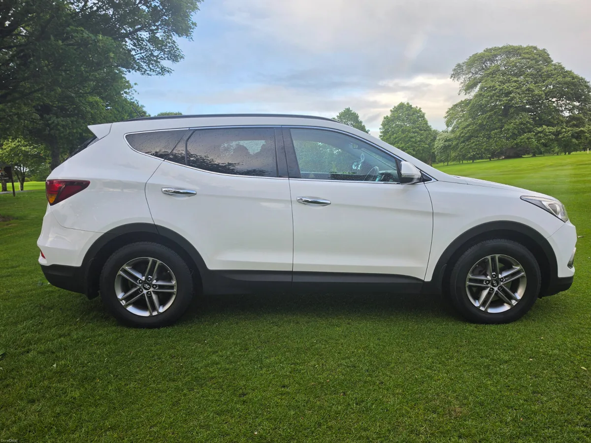 Hyundai Santa Fe 2.2  ( NCT and TAX ) !!! - Image 4
