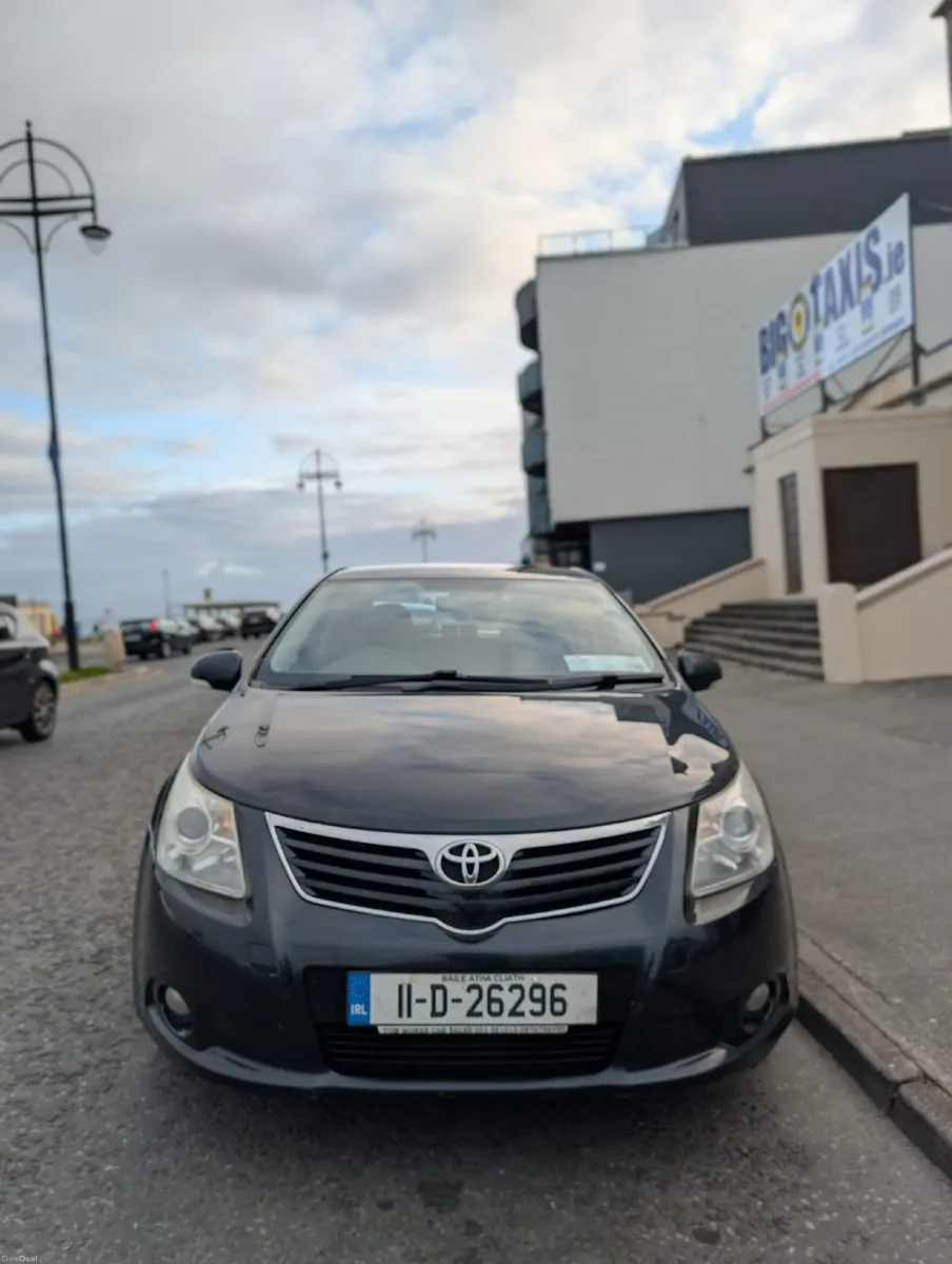 Toyota Avensis 2011 - Image 1