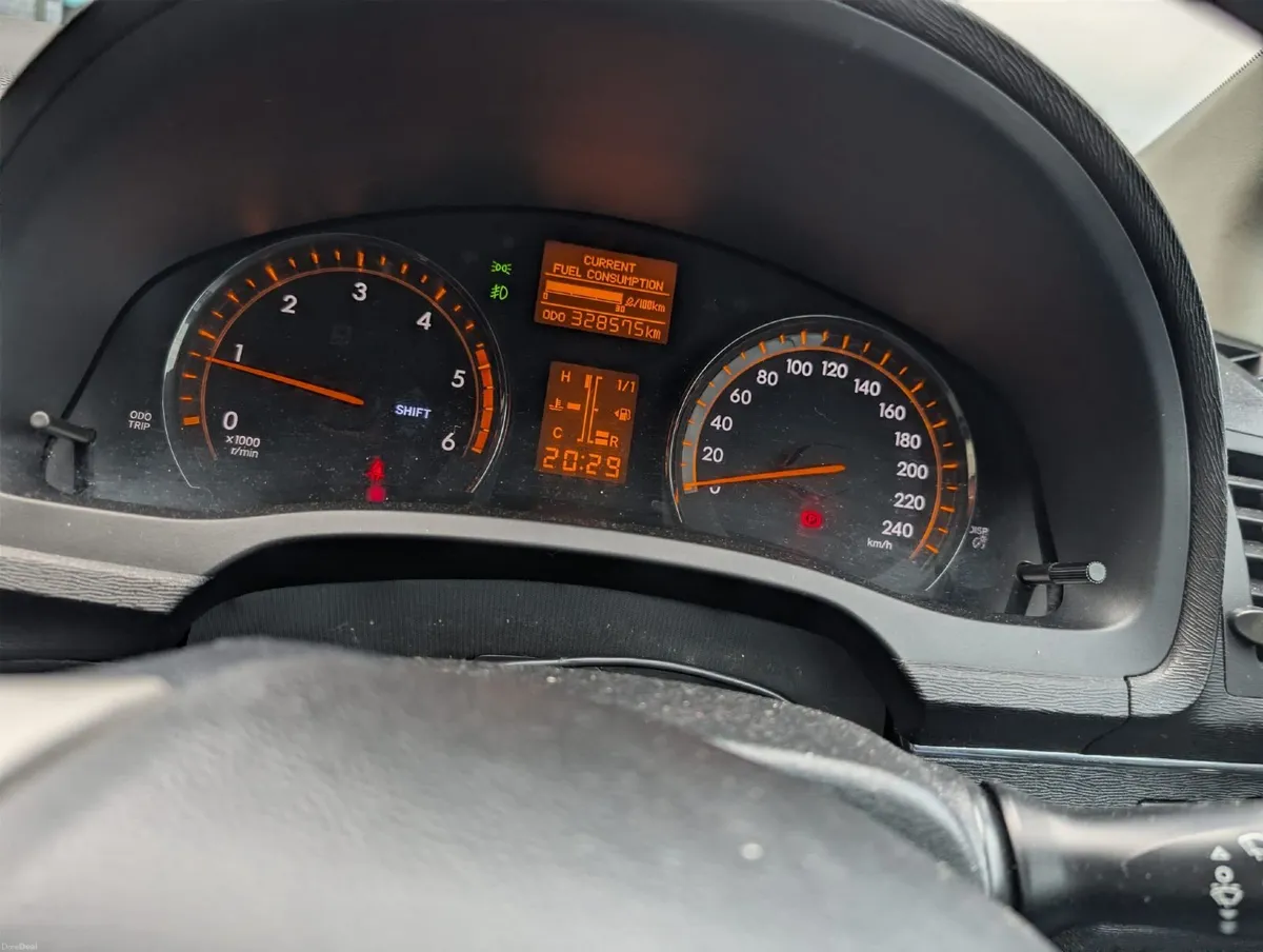 Toyota Avensis 2011 - Image 3
