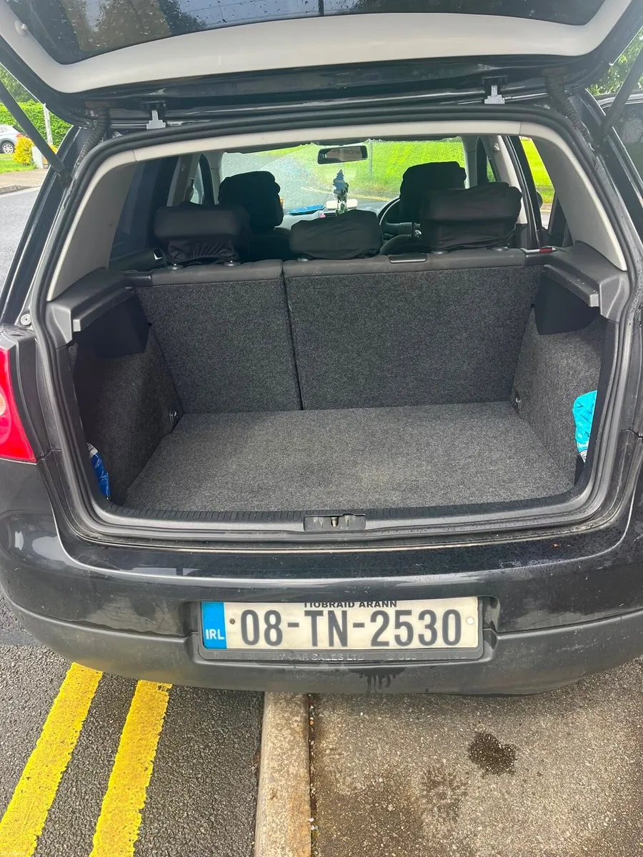 Volkswagen Golf Black - Image 2