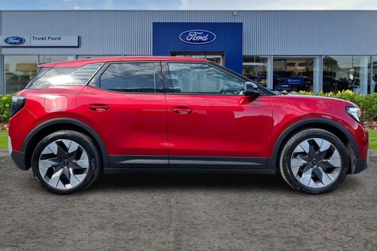 Ford Explorer Extended Range 77kWh Premium SUV 5dr - Image 3