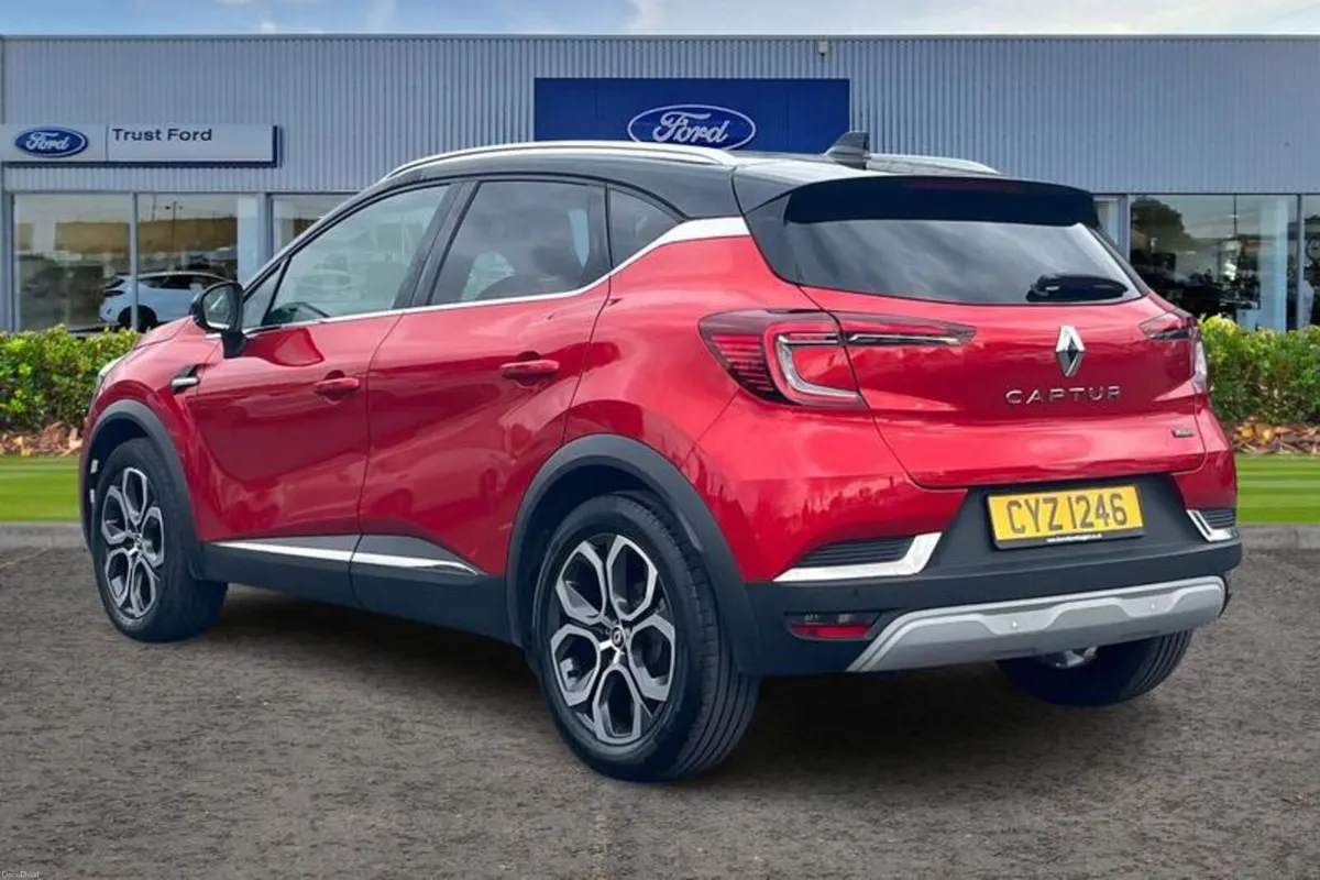 Renault Captur Techno - Image 2