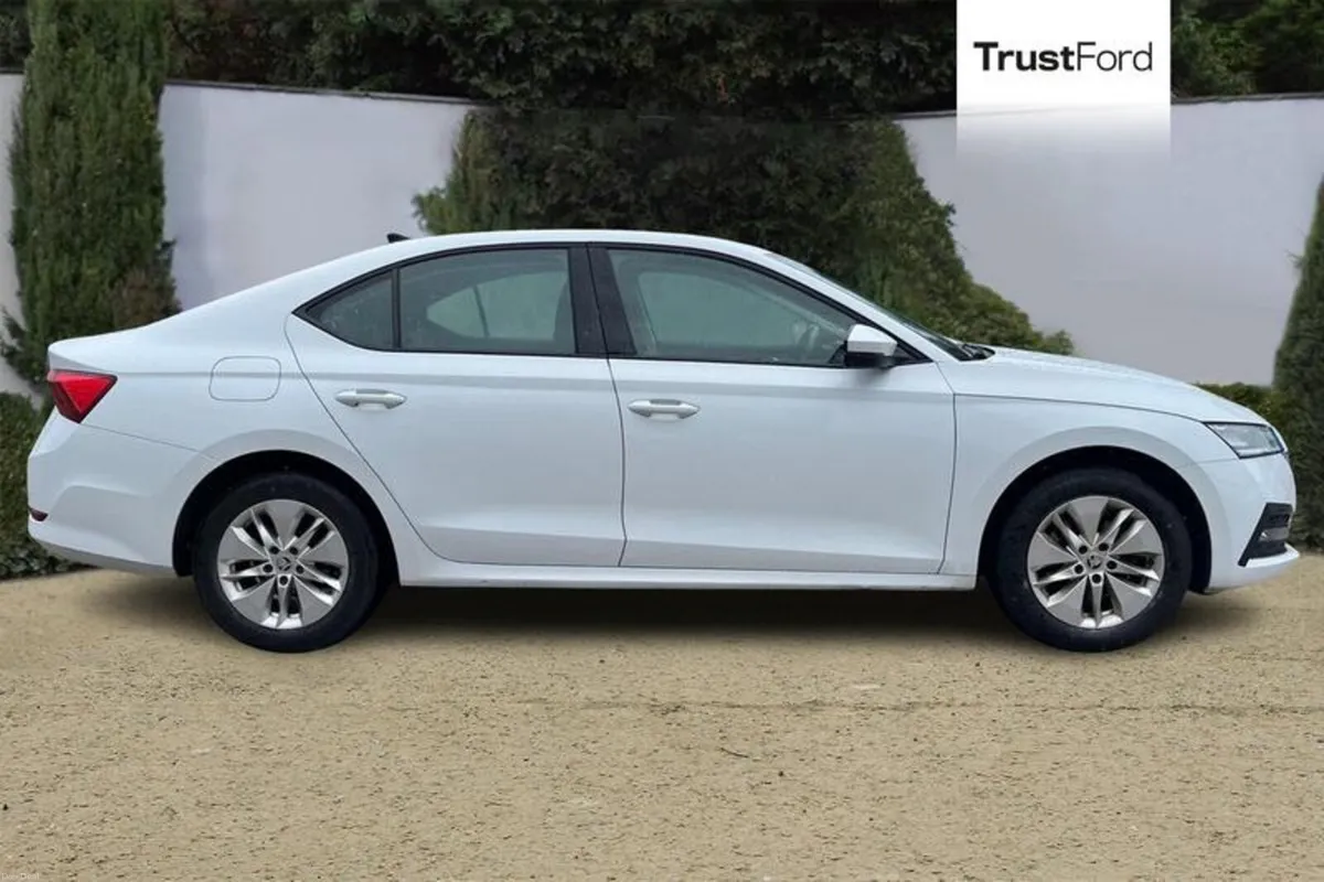 Skoda Octavia SE Technology - Image 3