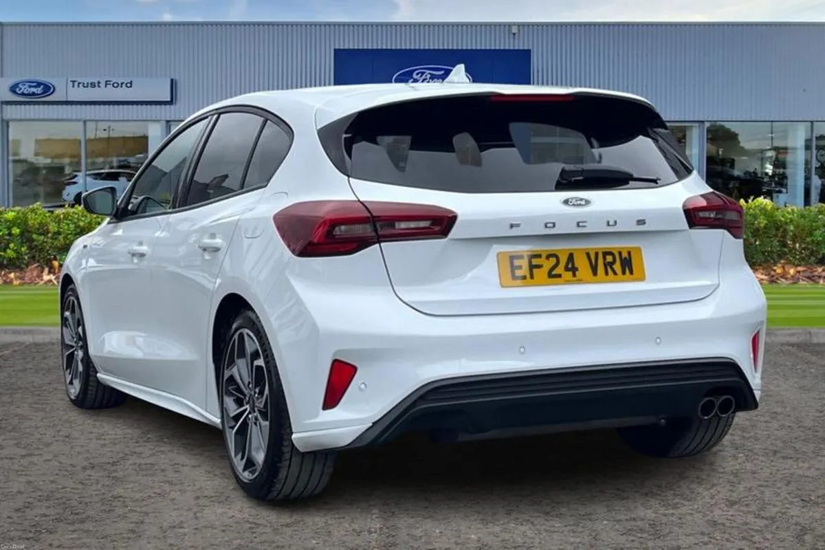Ford Focus 1.0T EcoBoost MHEV ST-Line X Hatchback - Image 2