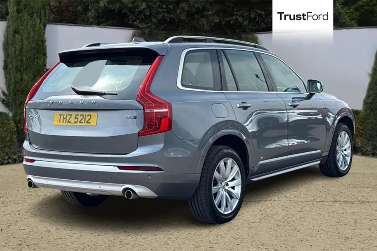 Volvo XC90 Momentum - Image 4