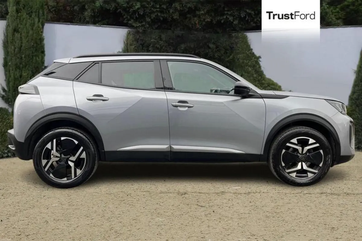 Peugeot 2008 1.2 PureTech Allure SUV 5dr Petrol EA - Image 3