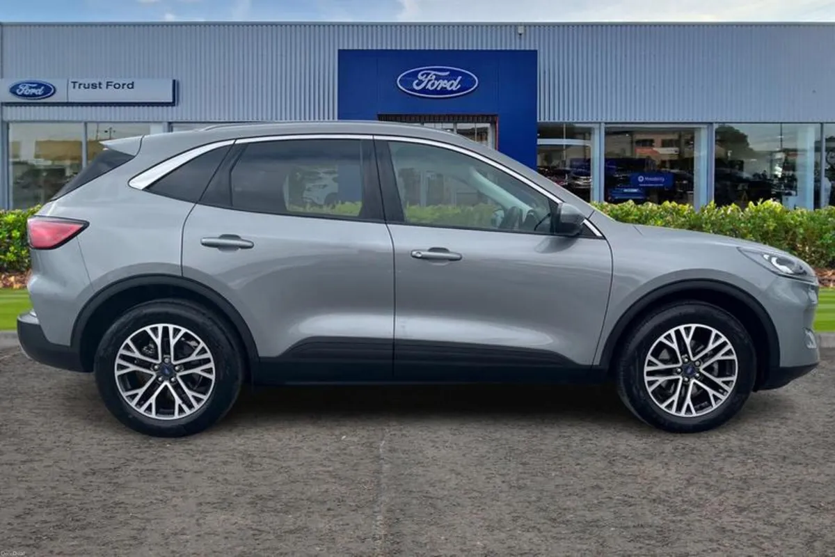 Ford Kuga Titanium Edition - Image 3
