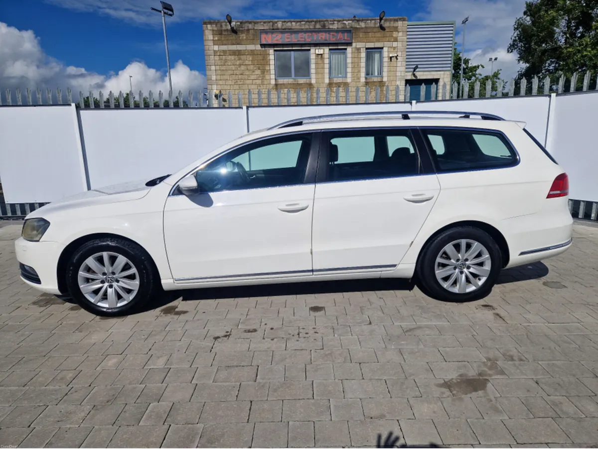 Volkswagen Passat 1.4 PETROL AUTO - Image 6