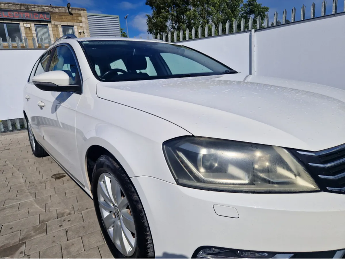 Volkswagen Passat 1.4 PETROL AUTO - Image 2