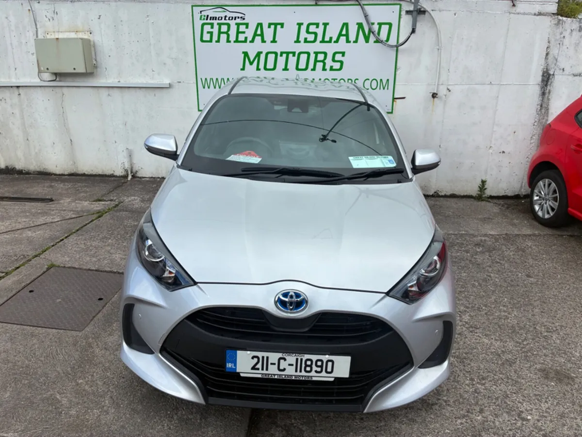 Toyota Yaris 1.5i X HYBRID AUTOMATIC - Image 5