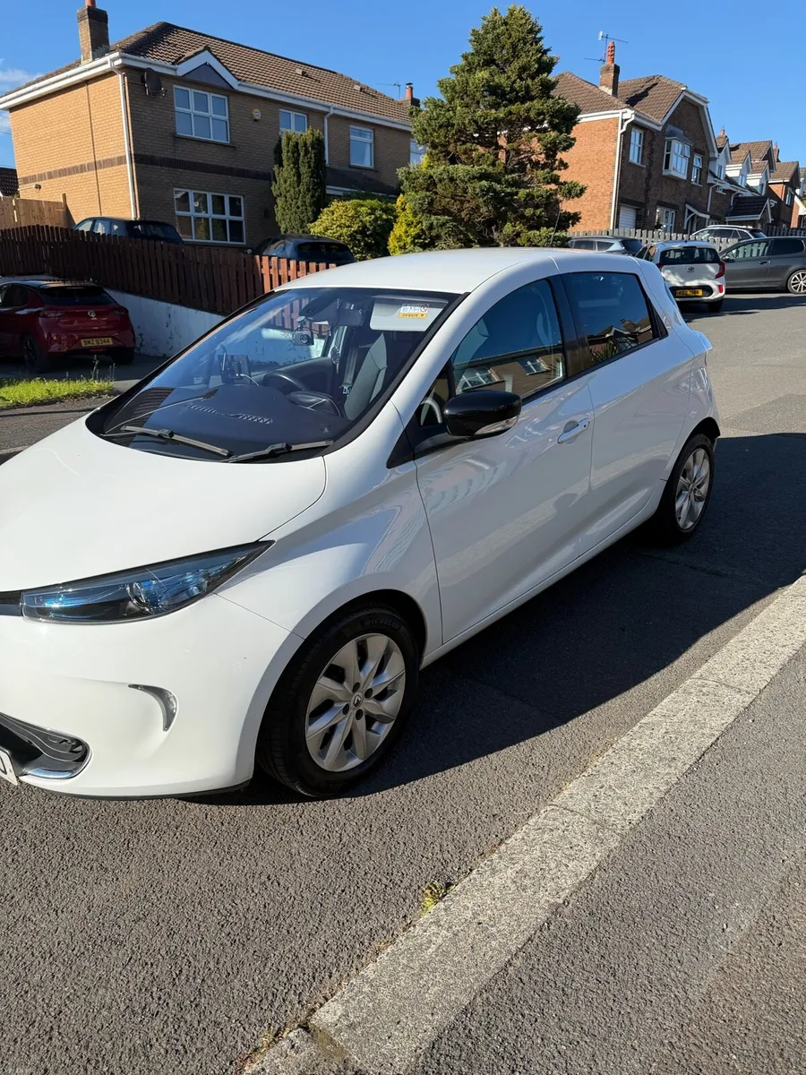 RENAULT ZOE DYNAMIQUE NAV AUTO 2016 22 kWh - Image 2