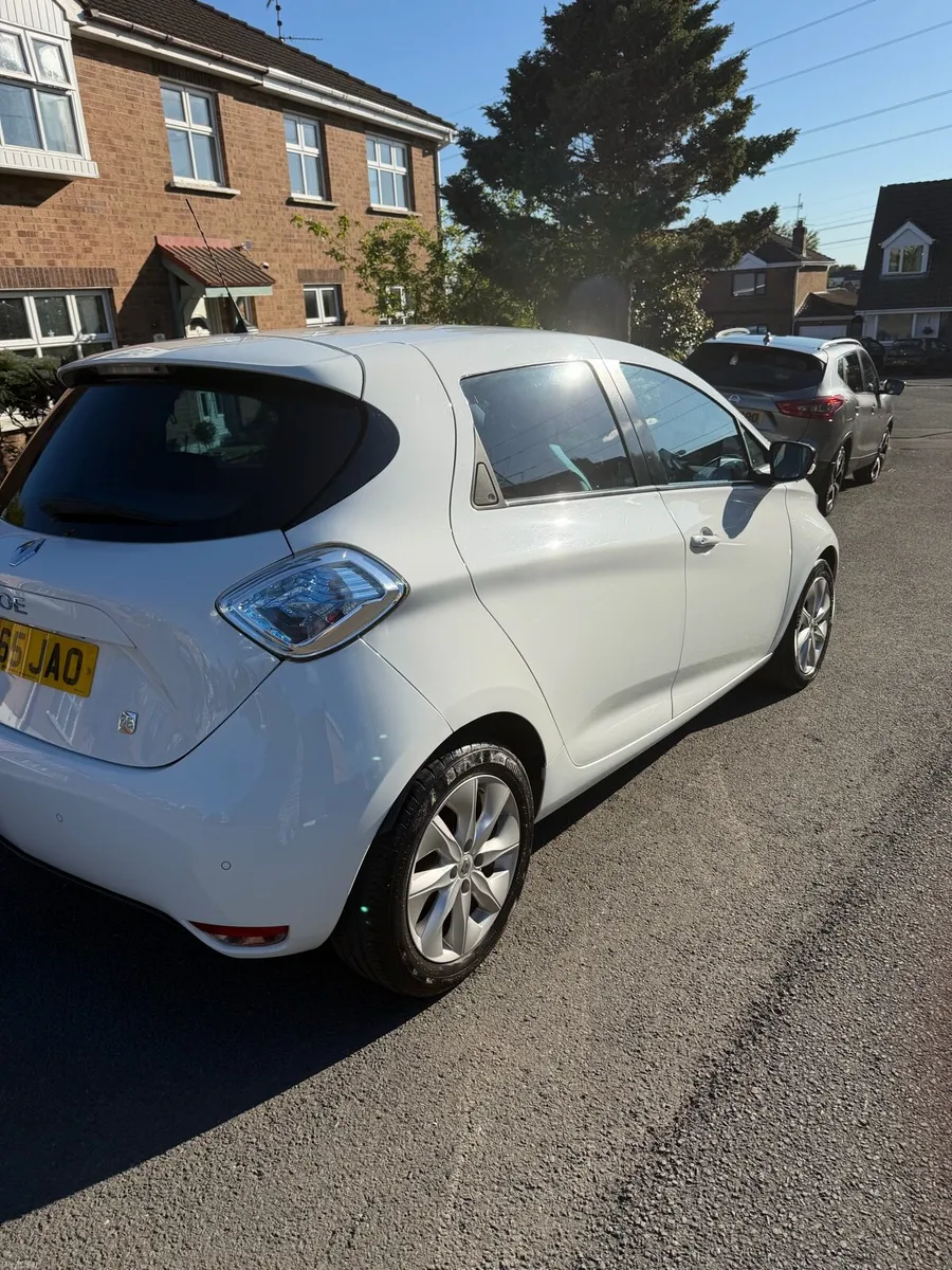 RENAULT ZOE DYNAMIQUE NAV AUTO 2016 22 kWh - Image 4