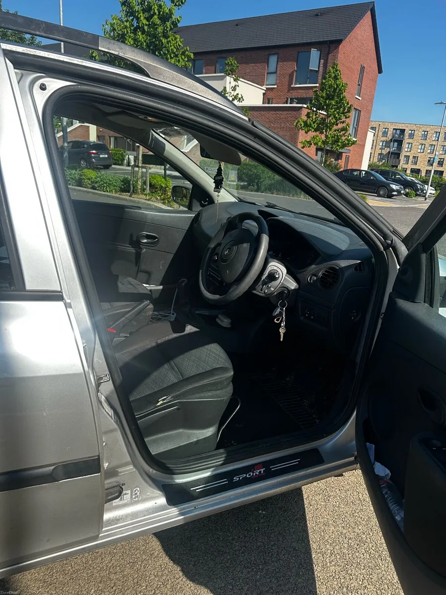 Renault Clio 1.2 Petrol - Image 3