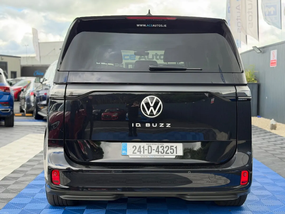 Volkswagen ID.Buzz LIFE - 204BHP - ELECTRIC - AUTO - Image 6