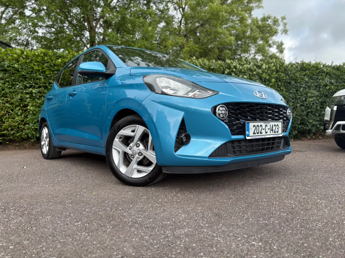 i10 DELUXE | 1 OWNER | LOW KMS - Image 3