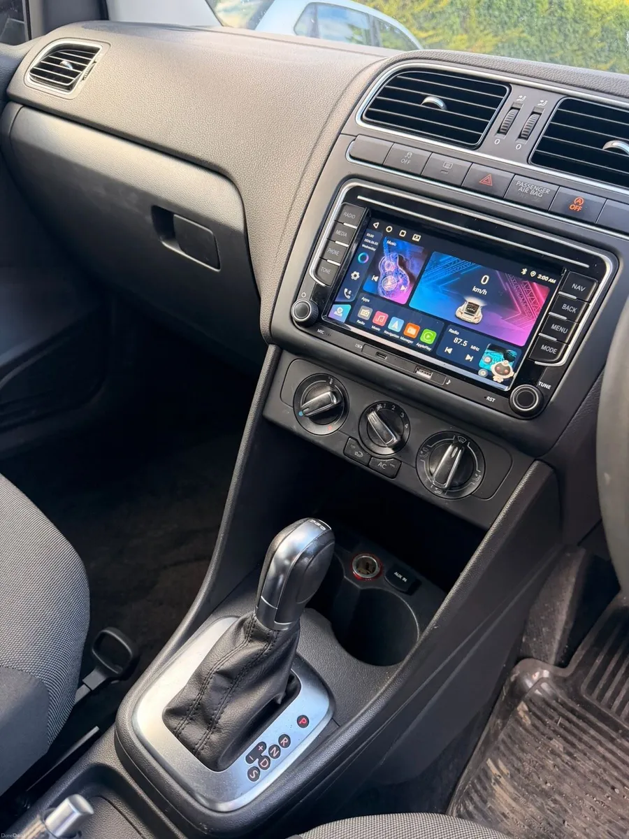 2014 Polo Automatic DSG CarPlay/Back camera - Image 5