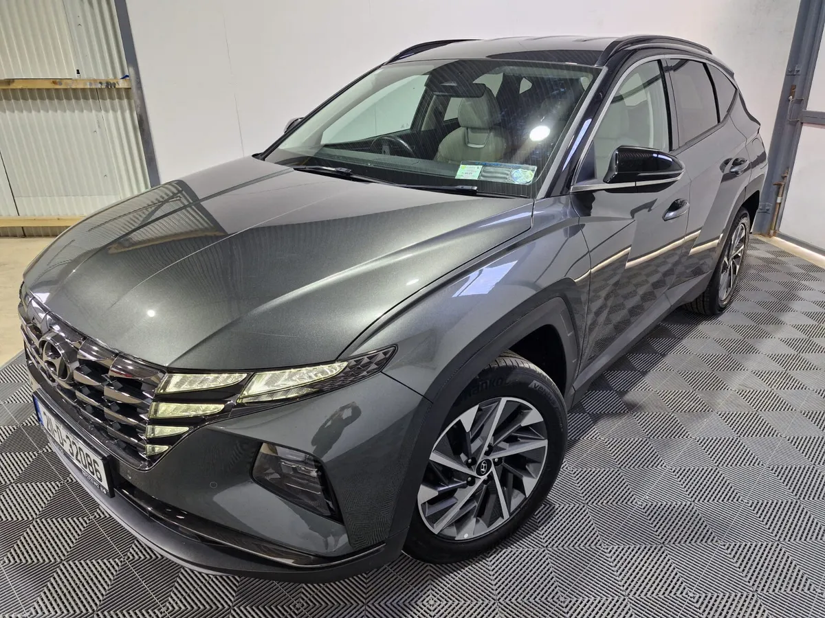 2021 Hyundai Tuscon Executive Plus Only 68,000KM - Image 5