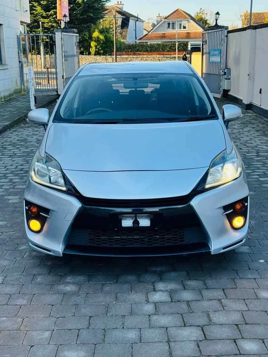 Toyota Prius GS Sport 2014 - Image 1