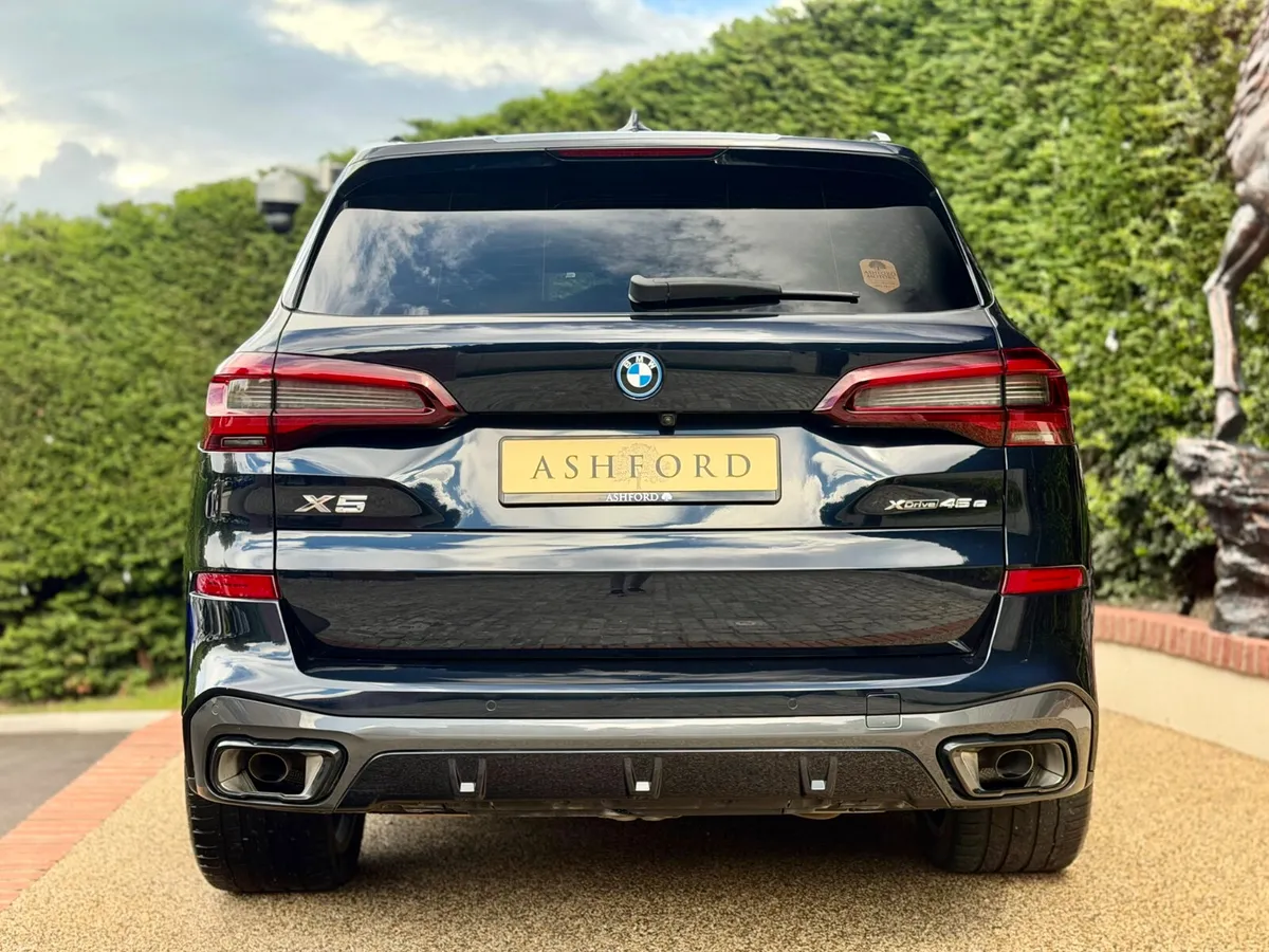 BMW X5 45e M SPORT adjustable suspension low km - Image 5