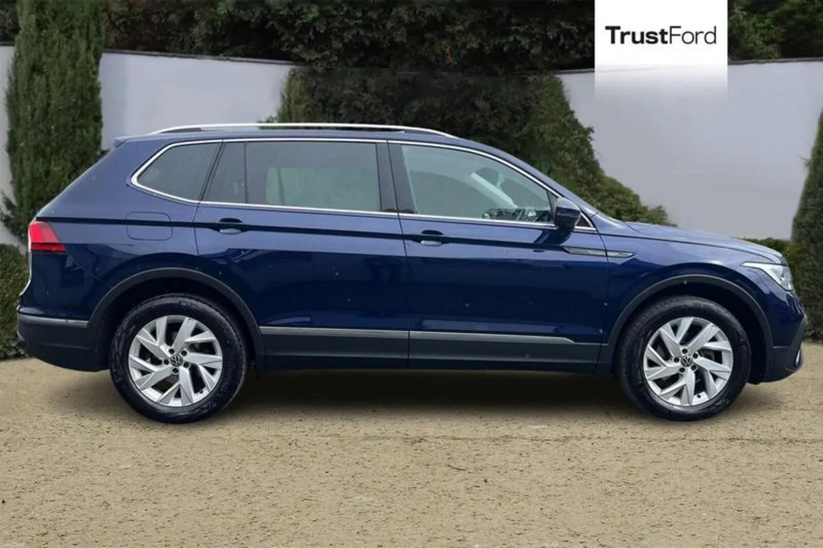Volkswagen Tiguan Allspace Life - Image 3