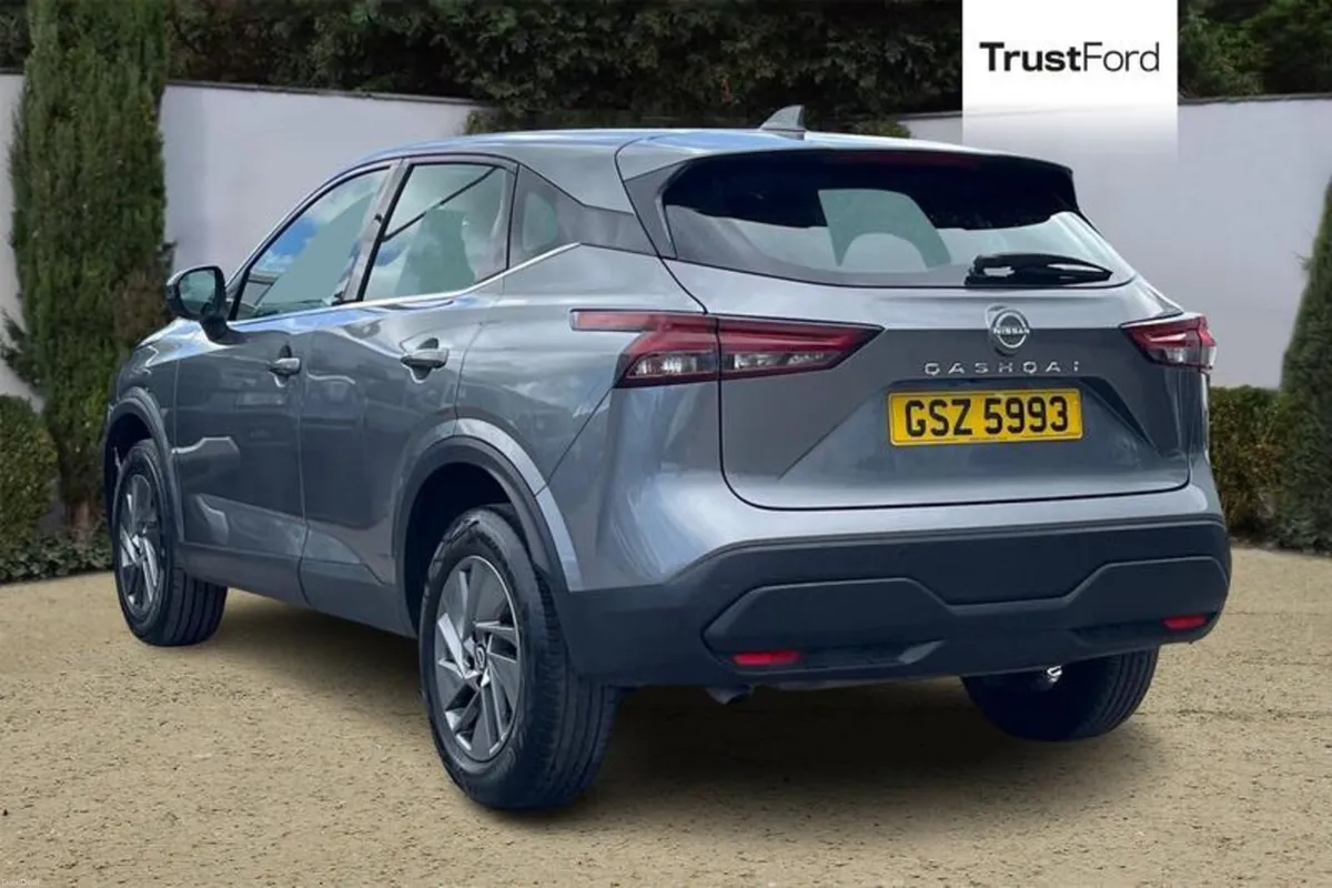 Nissan Qashqai Acenta Premium - Image 2
