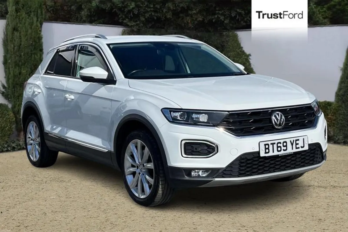 Volkswagen T-Roc SEL - Image 1
