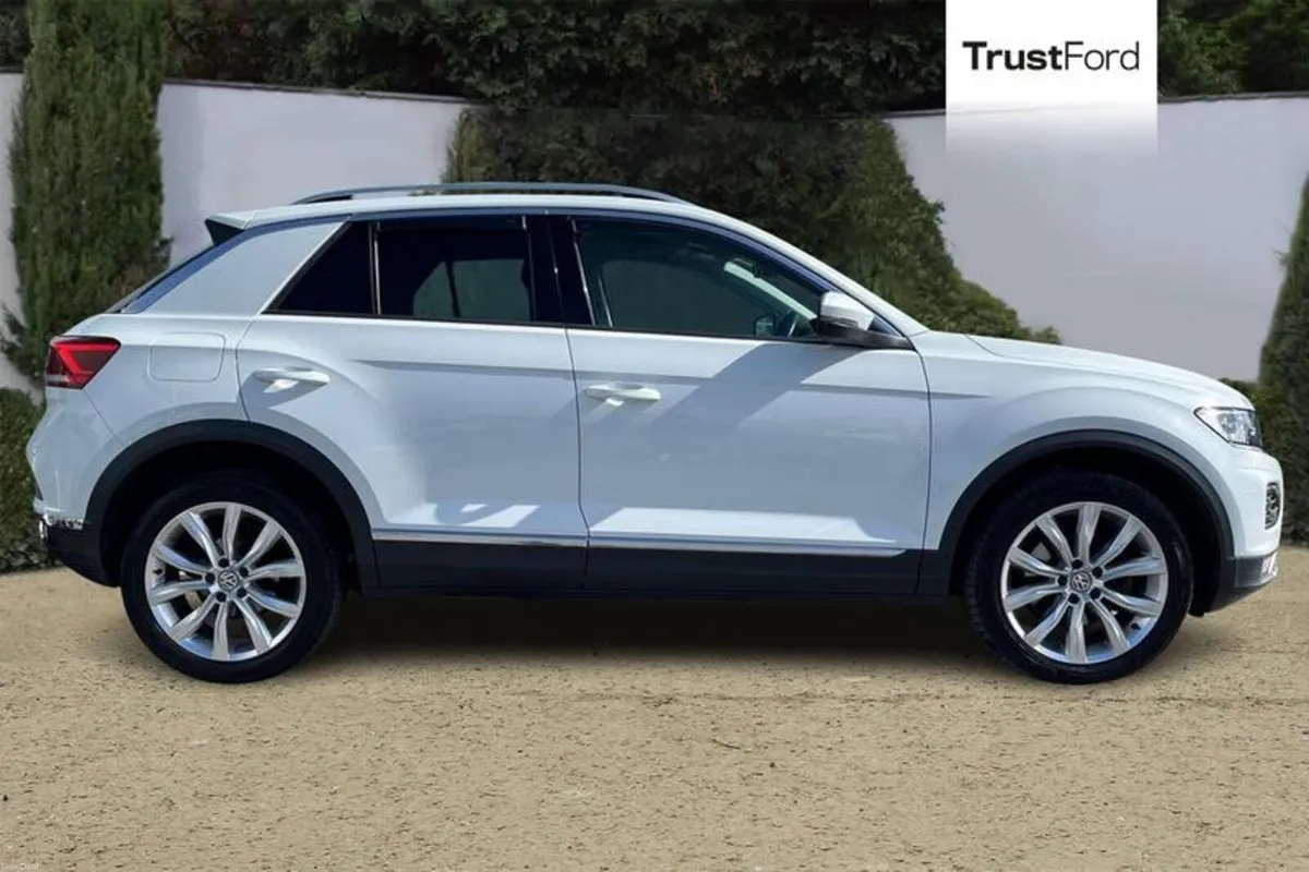 Volkswagen T-Roc SEL - Image 3