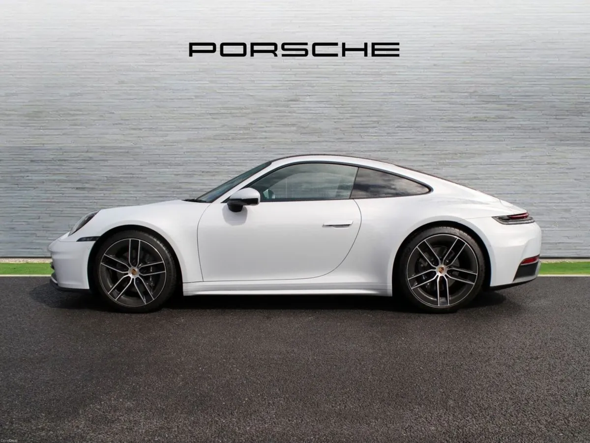 Porsche 911 Carrera - Image 4