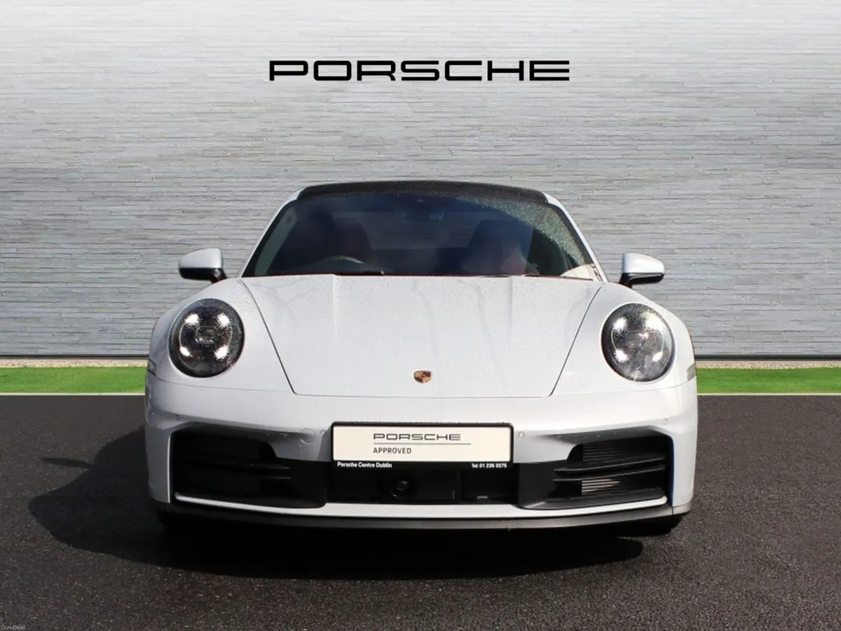 Porsche 911 Carrera - Image 6