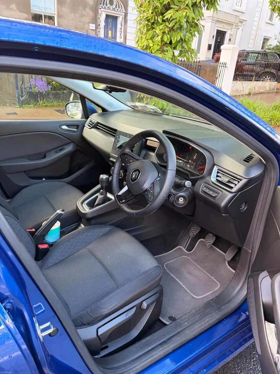 Renault Clio 2021 - Image 2