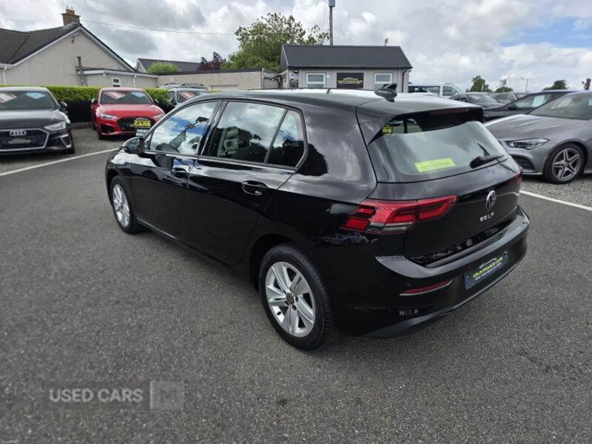 Volkswagen Golf Life - Image 3
