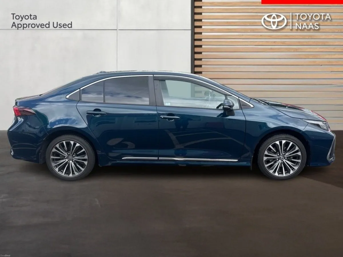 Toyota Corolla COROLLA LUNA SPORT SALOON - Image 3