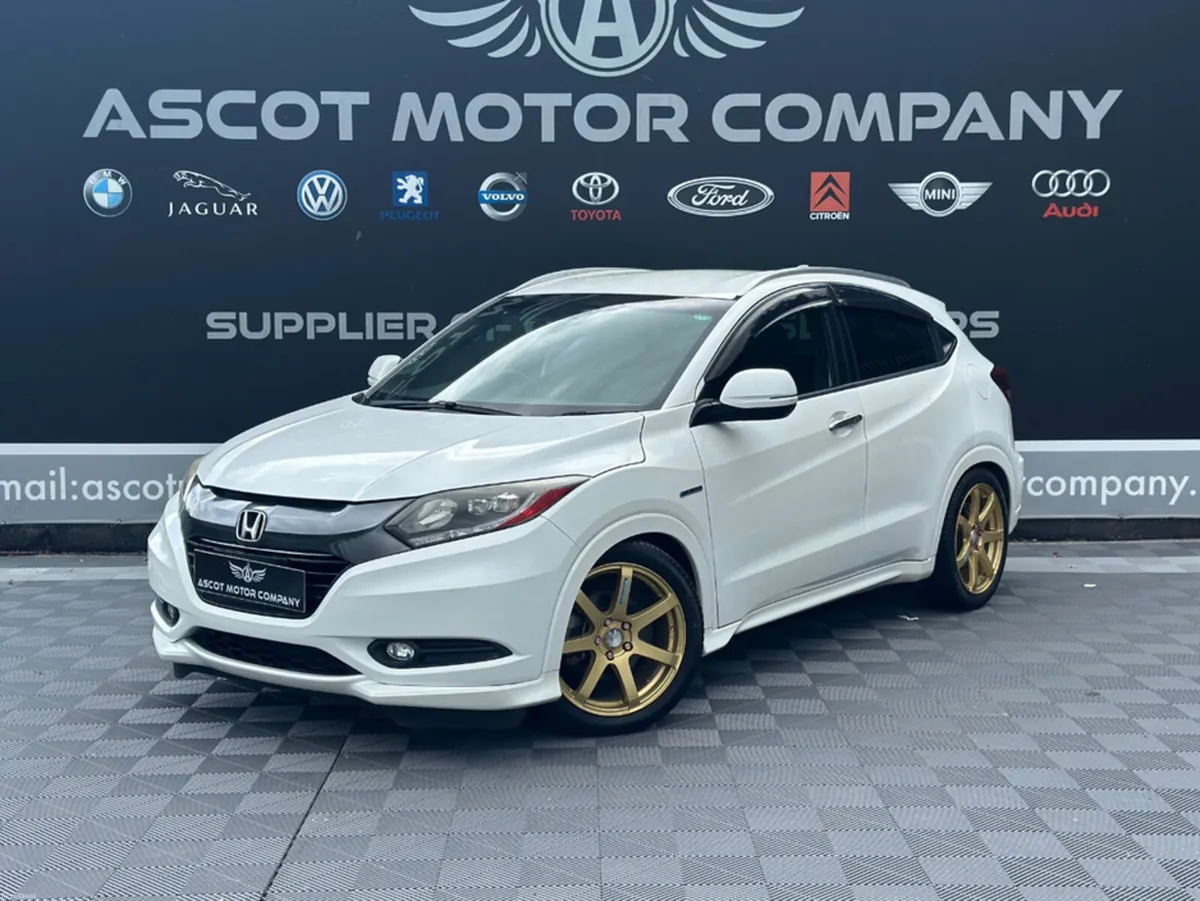 Honda Vezel 2015, Hatchback, 1.5L Petrol Hybrid - Image 3