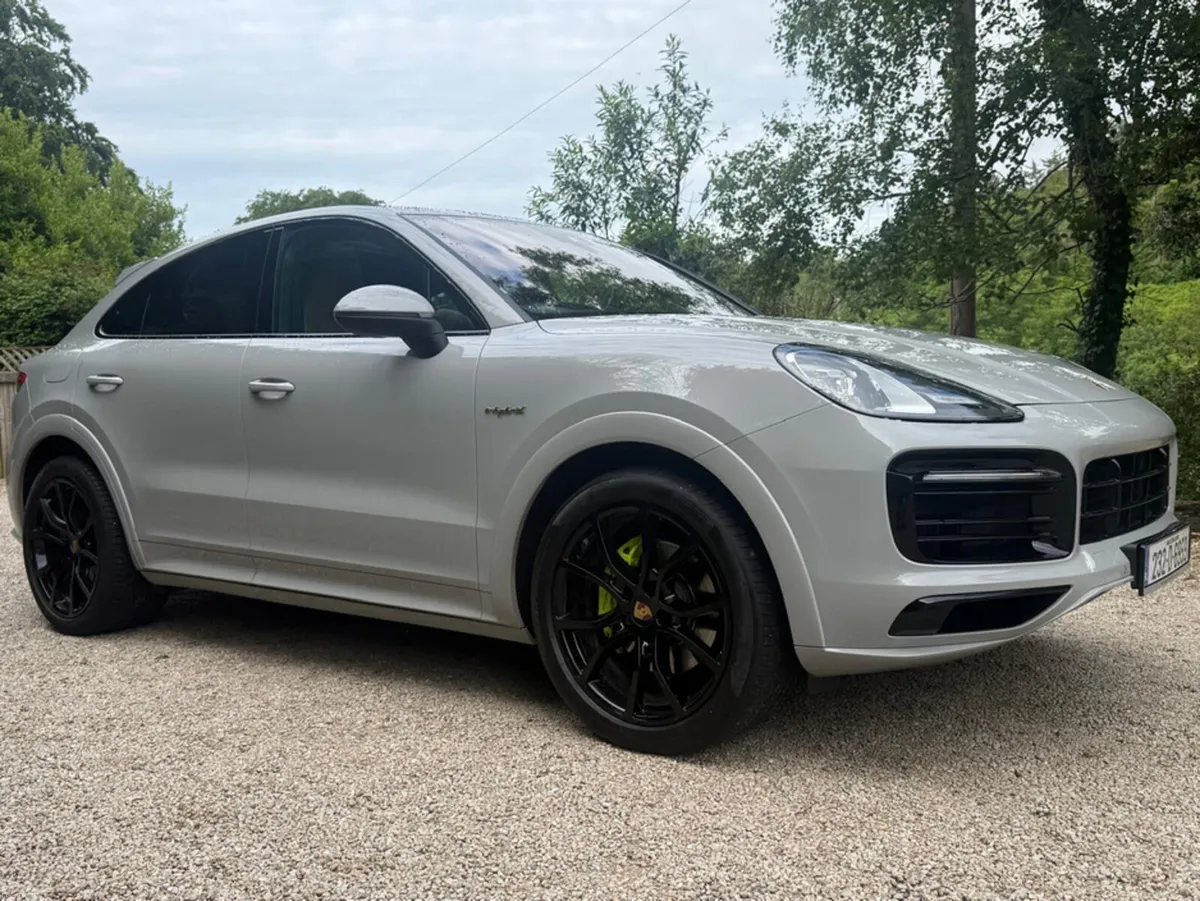 Porsche Cayenne E-HYBRID COUPE PLATINUM *Huge Spec - Image 3